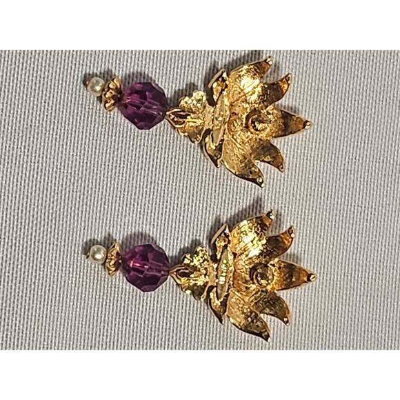Vintage Avon Gold tone Purple Crystal Post-back Earrings - Picture 7 of 9